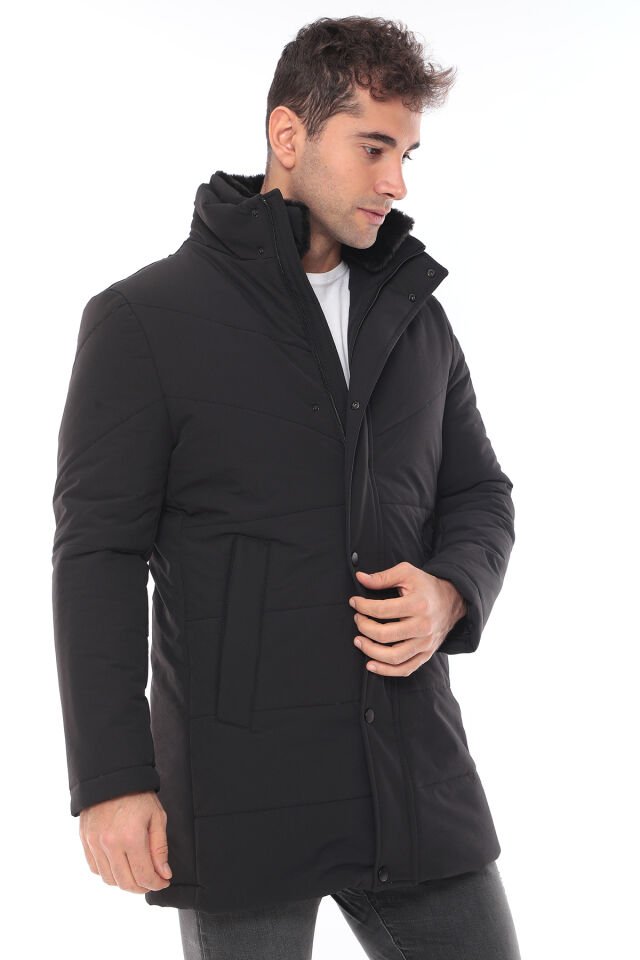 YAKA KÜRK ÇIKMALI LİKRALI ELYAF İŞLEMELİ UZUN KABAN SİYAH - 48